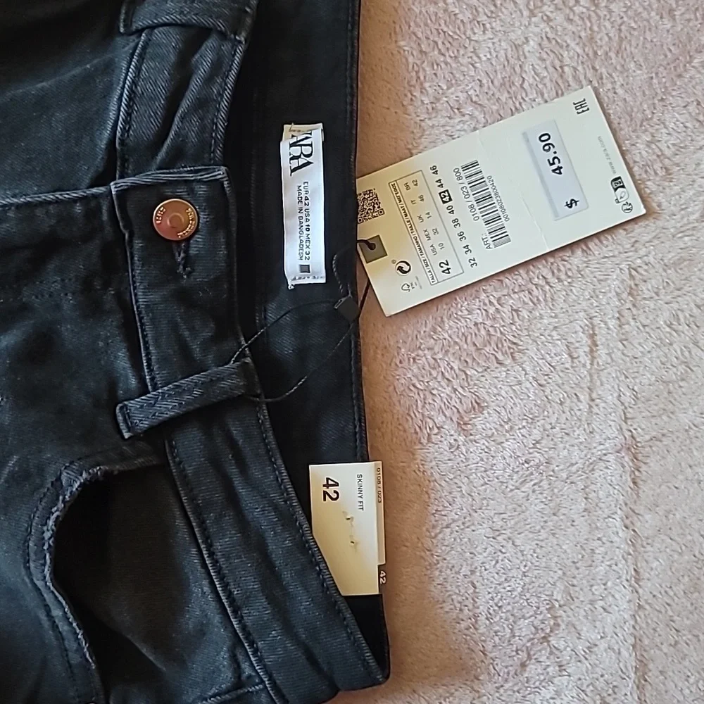Jeans - Picture 3 of 4